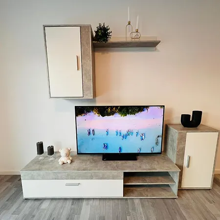 Iii Apartment